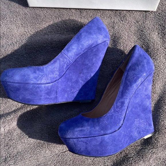 Blue Suede Steve Madden Wedges - Picture 3 of 8
